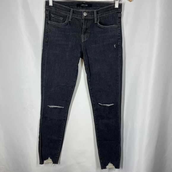 J Brand Low Rise Distressed Skinny Jeans Cropped in Ashes Destruct Grey Size 26 - Picture 2 of 9